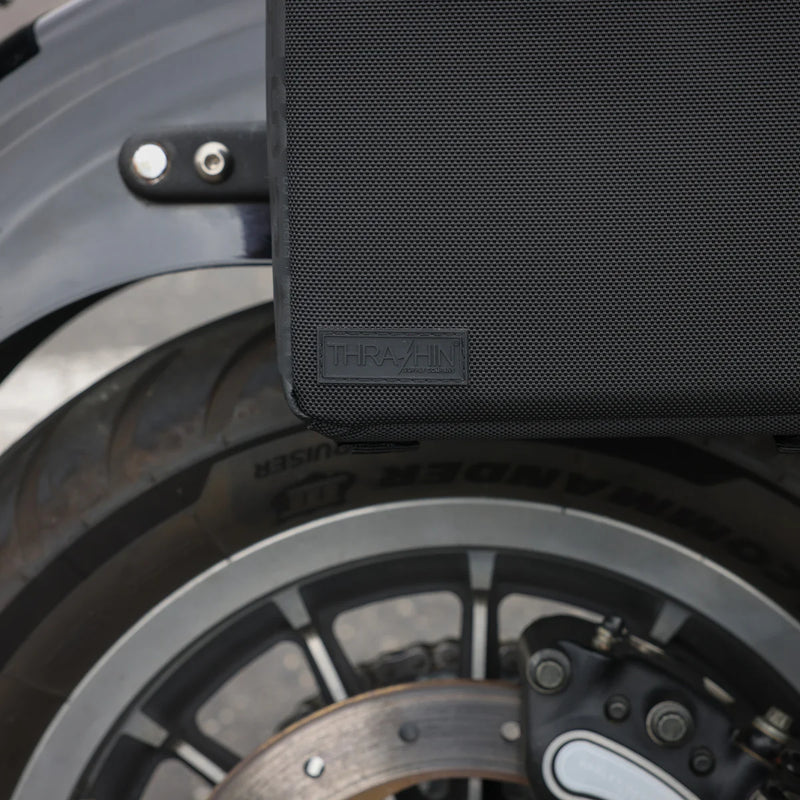 Thrashin Supply Essential Base 10L Throw-Over motorcykeltaske-sæt