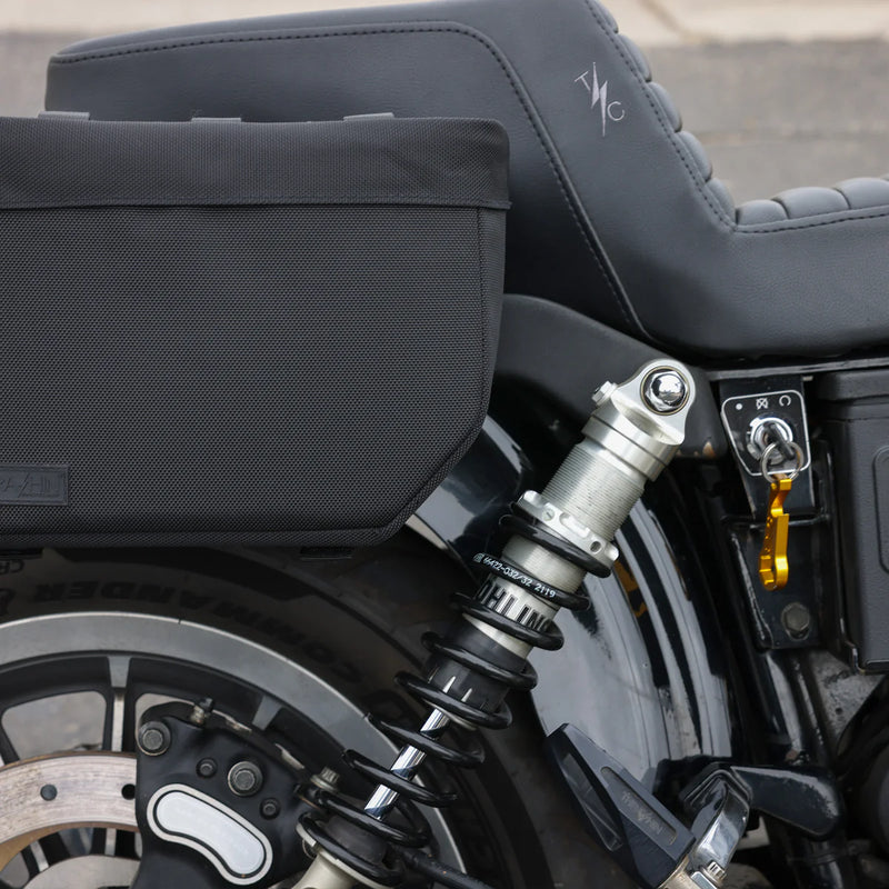 Thrashin Supply Essential Base 10L Throw-Over motorcykeltaske-sæt