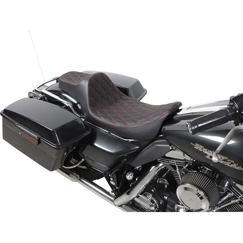 Drag Specialties Predator III sæde med udvidet rækkevidde til Harley 