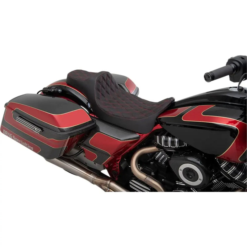 Drag Specialties Predator III sæde med udvidet rækkevidde til Harley 