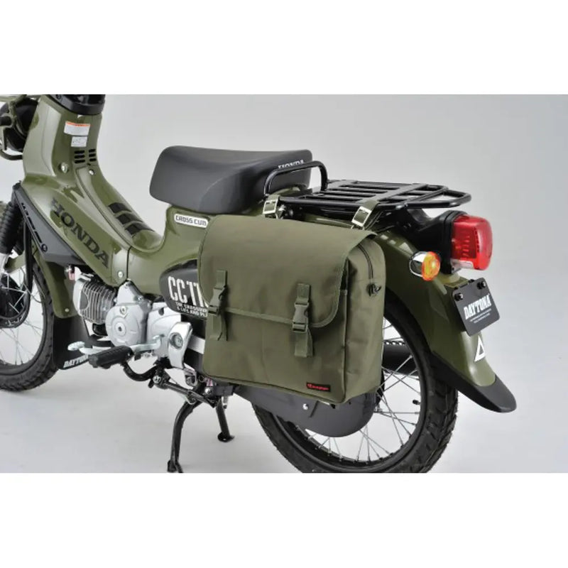 Daytona Henlybegins Universal Canvas motorcykelsadelpose