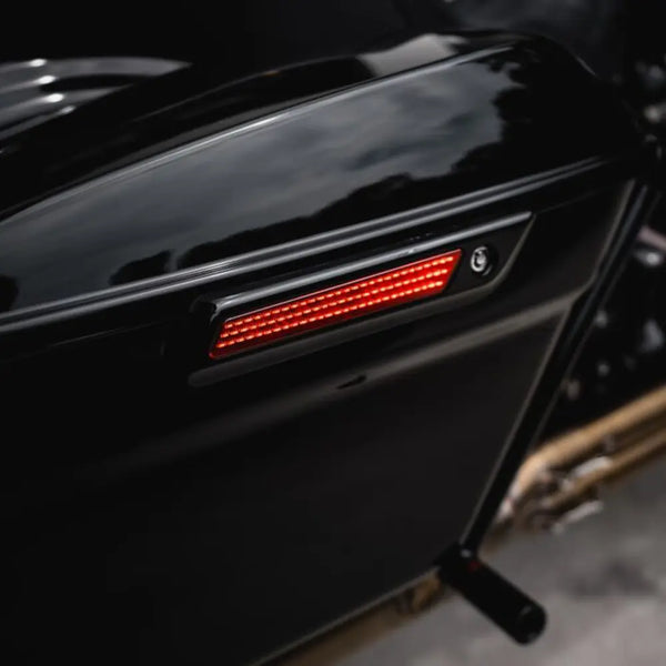 Custom Dynamics LED-lys med dobbelt intensitet til sadeltaskelåse til Harley